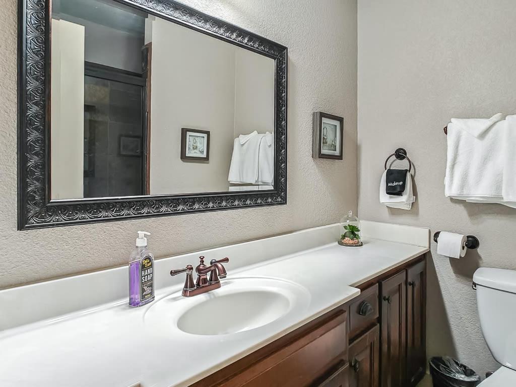 Quiet Plaza Two Bedroom 2 Bathroom Kansas City Exteriér fotografie