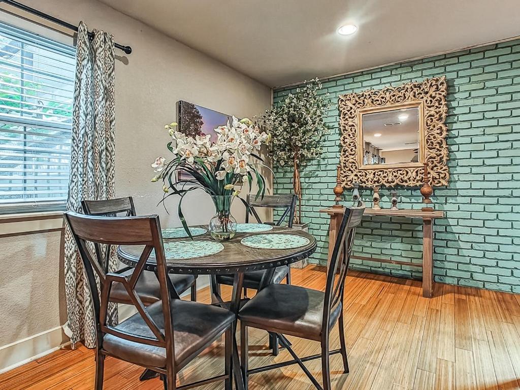 Quiet Plaza Two Bedroom 2 Bathroom Kansas City Exteriér fotografie